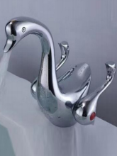 Modern Gold Swan-Shaped Dual Handle Brass Basin Faucet with Ceramic Valve Core Single Hole Mount for Hotels