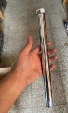 Raise the shower rod, extend the water outlet rod, lift the top water spray faucet, raise the pipe, and make the water outlet pipe straight