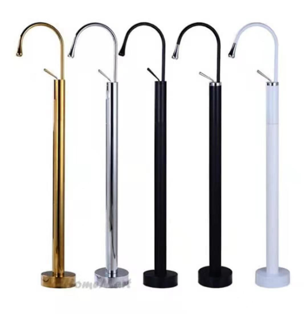New Brass Freestanding Bathtub Faucet Single Handle Rain Spray Brushed Surface Treatment Modern Design Hotel Bathrooms Ceramic